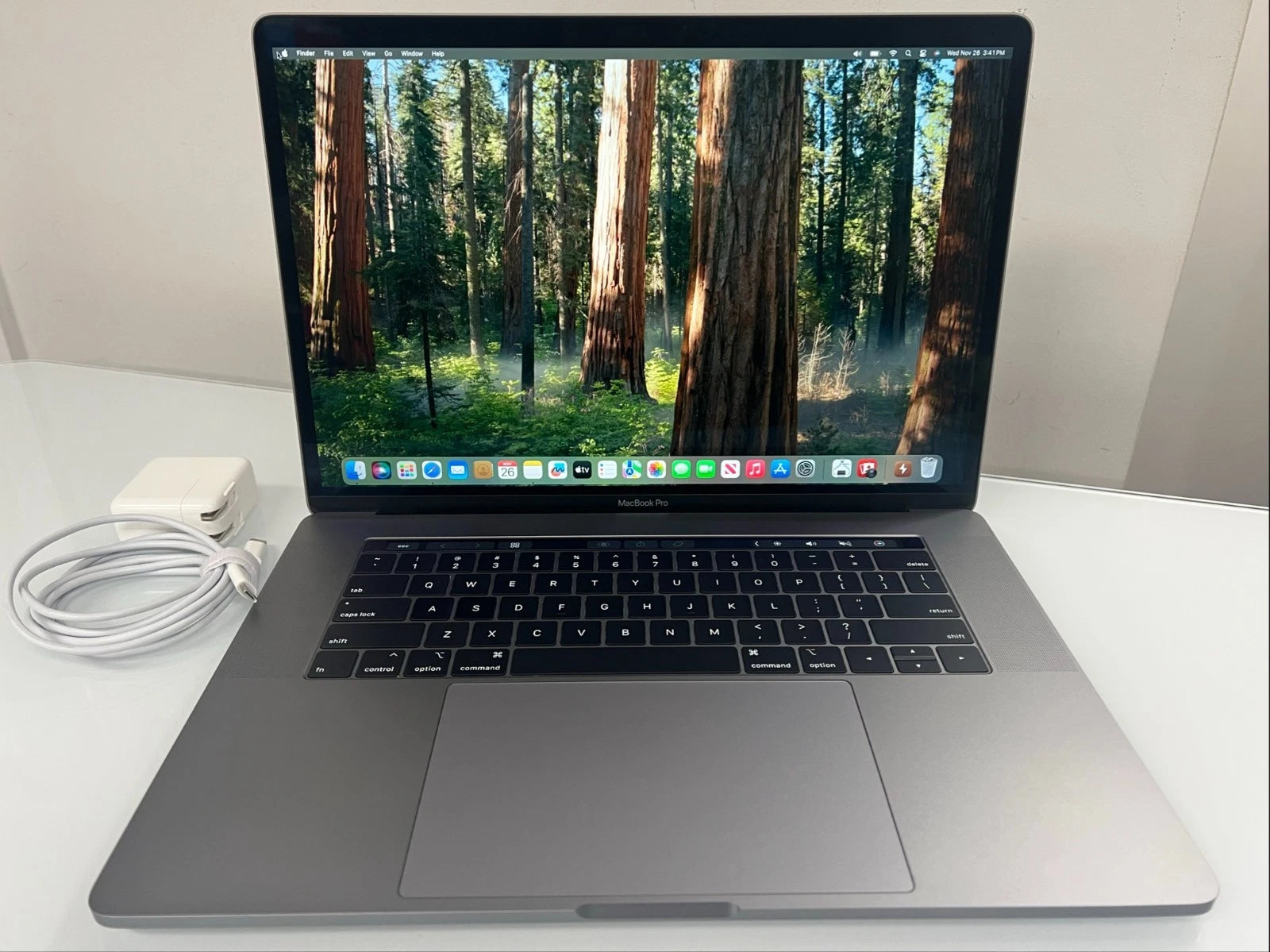 MacBook Pro 15" (2019) 1TB SSD / 32GB RAM