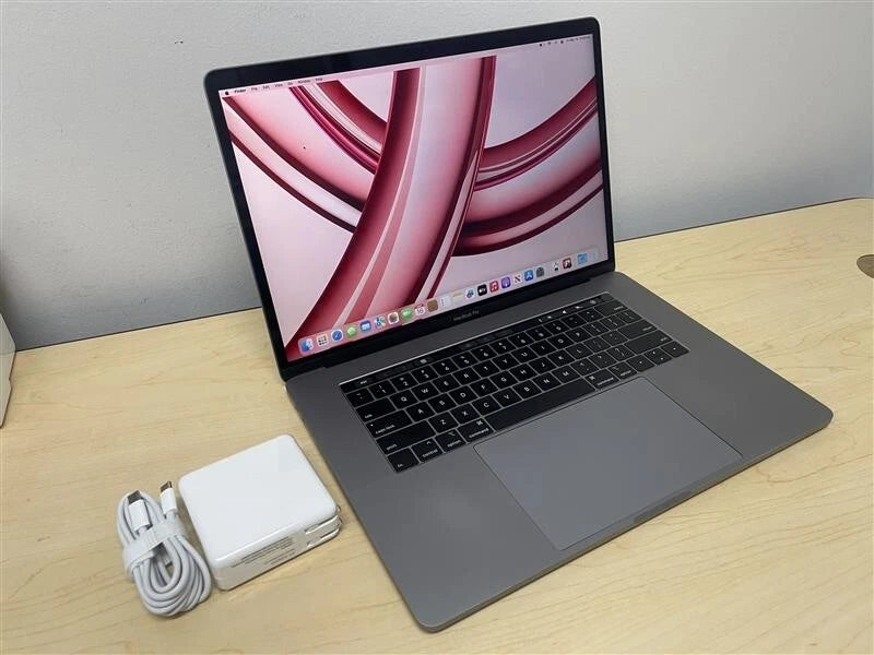 MacBook Pro 16" (2019) 1TB SSD / 16GB RAM