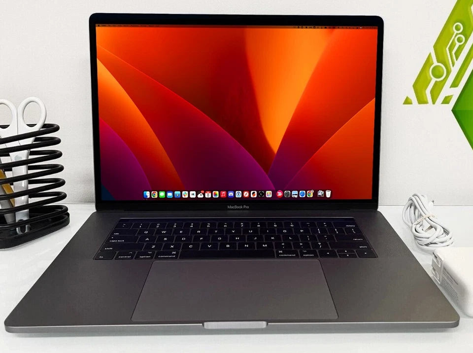 MacBook Pro 15" (2017) 512GB SSD / 16GB RAM