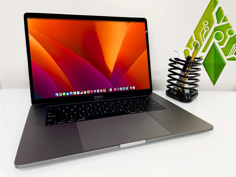 MacBook Pro 15" (2017) 512GB SSD / 16GB RAM