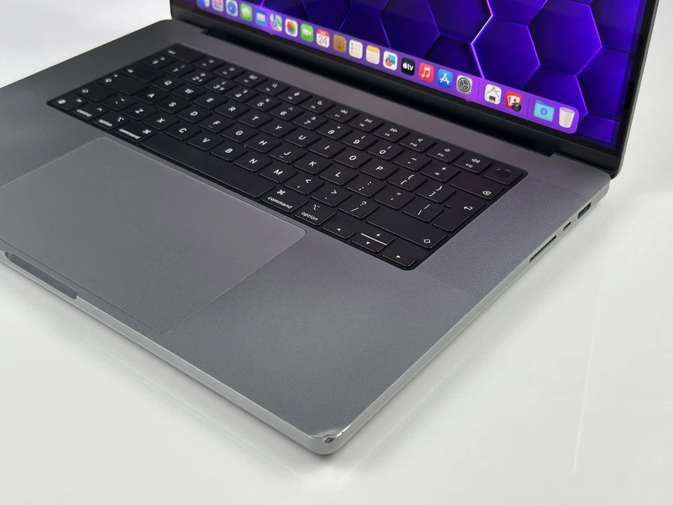 MacBook Pro 16" (2021) M1 Pro 512GB SSD / 16GB RAM