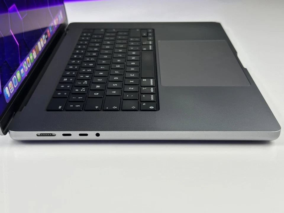 MacBook Pro 16" (2021) M1 Pro 512GB SSD / 16GB RAM