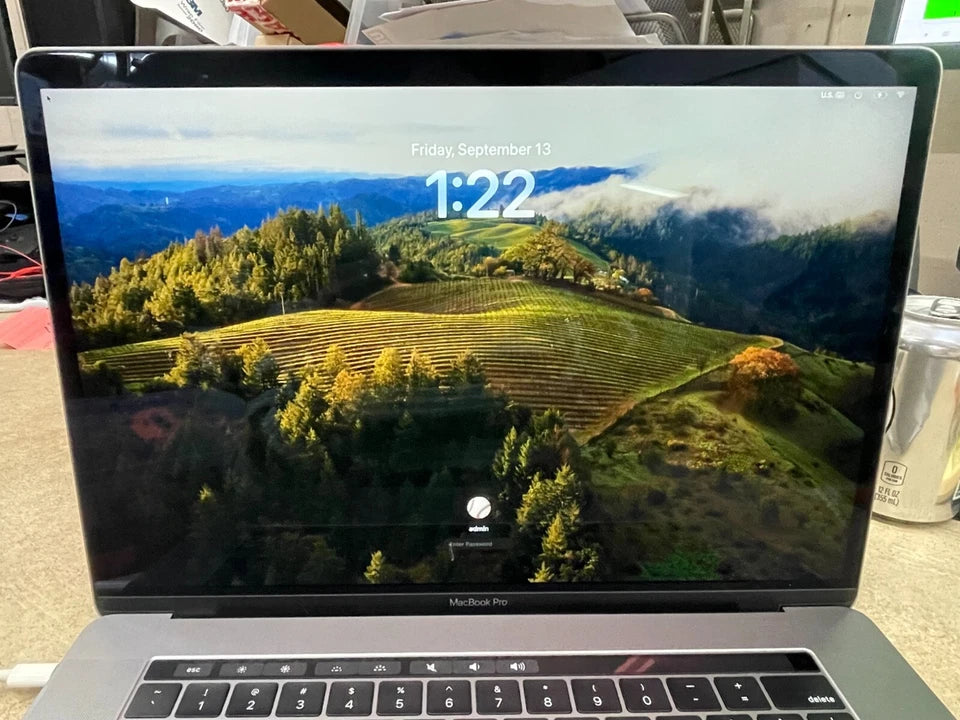 MacBook Pro 15" (2018) 512GB SSD / 16GB RAM