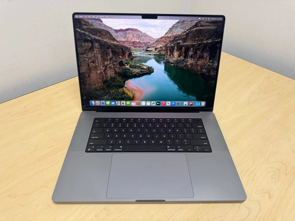 MacBook Pro 16" (2021) M1 Pro 512GB SSD / 16GB RAM