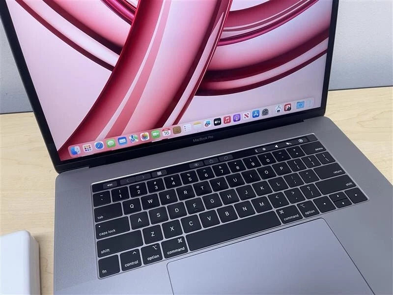 MacBook Pro 16" (2019) 1TB SSD / 16GB RAM